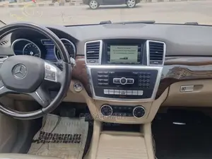 🚙 2014 Mercedes-Benz M-Class SUV | Available in Amuwo-Odofin - Low Mileage & Well-Maintained - Image 3