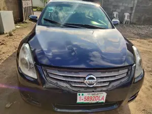 🚗 2010 Nissan Altima Comfortable Sedan | Available in Ikeja - Smooth Ride, Low Mileage - Image 3