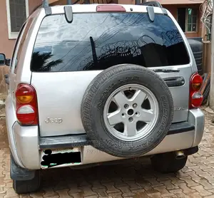 🚙 2002 Jeep Liberty | Spacious Family SUV in Benin City - Well-Maintained & Reliable - Image 3