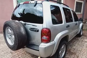 🚙 2002 Jeep Liberty | Spacious Family SUV in Benin City - Well-Maintained & Reliable - Image 5