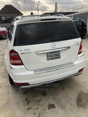 🚙 2010 Mercedes-Benz GL-Class GL 550 | Spacious Family SUV in Lagos - Well-Maintained & Reliable - Image 4