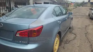 🚗 2009 Lexus IS 250 Sedan | Available in Ondo - All-Wheel Drive & Well-Maintained - Image 4