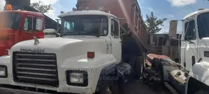 🚛 Mack Tipper Truck for Sale | Reliable Diesel in Lagos - Great Load Capacity - Image 5