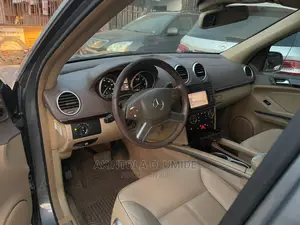 🚙 2010 Mercedes-Benz GL-Class GL 450 | Spacious SUV in Lagos - Low Mileage & Well-Maintained - Image 3
