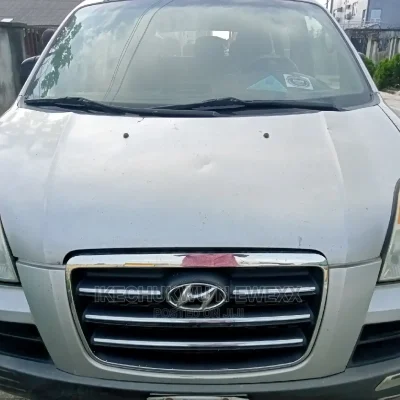🚐 2006 Hyundai Starex Family Minivan | Available in Lagos - Spacious & Well-Maintained