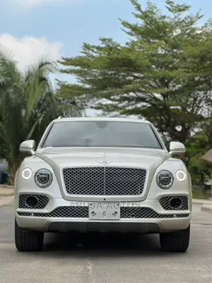🚗 2019 Bentley Bentayga Luxury SUV | Available in Abuja - Low Mileage, Ready to Drive