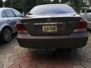 🚗 2006 Toyota Camry | Spacious Family Car in Abuja - Low Mileage & Reliable - Image 3