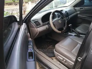🚗 2006 Toyota Camry | Spacious Family Car in Abuja - Low Mileage & Reliable - Image 4