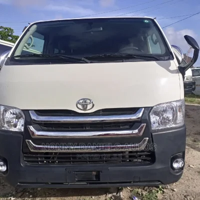 🚐 2010 Toyota Grand HiAce Family Van | Available in Lagos - Spacious & Reliable