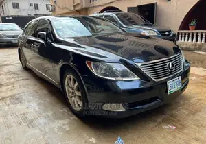 ๐ 2008 Lexus LS Luxury Sedan | Available in Ikeja - Low Mileage & Well-Maintained - Image 3