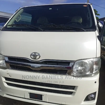 🚐 2010 Toyota Grand HiAce Family Van | Available in Apapa - Low Mileage & Spacious
