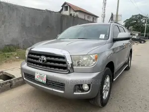 🚙 2009 Toyota Sequoia Spacious SUV | Available in Yaba - Low Mileage, Family-Friendly