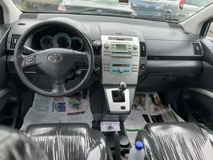 🚗 2009 Toyota Verso Family Station Wagon | Available in Apapa - Spacious & Reliable - Image 4