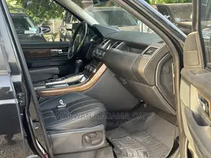 🚙 2013 Land Rover Range Rover Sport | Family-Friendly SUV in Lagos - Luxurious & Powerful - Image 4