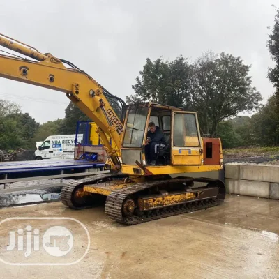 🚜 Top-Quality 2023 Excavator for Sale in Lagos - Low Hours & Compact