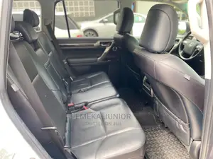 🚙 2015 Lexus GX 460 Family SUV | Low Mileage in Ojodu - Great Condition - Image 5