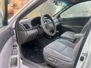 🚗 2004 Toyota Camry Sedan | Available in Lagos - Well-Maintained, Low Mileage - Image 4