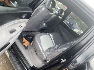 🚙 2009 Toyota Tacoma Double Cab V6 | Available in Amuwo-Odofin - Great Condition & Spacious - Image 5