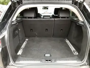 🚙 2013 Land Rover Range Rover Evoque | Family-Friendly SUV in Amuwo-Odofin - Excellent Condition - Image 4