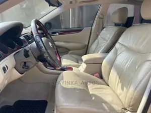 🚗 2004 Lexus ES 300 Sedan | Available in Okota - Low Mileage, Well-Maintained - Image 3