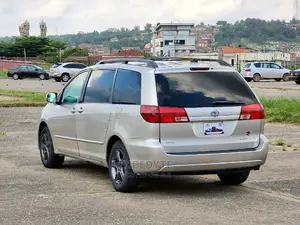 🚐 2005 Toyota Sienna XLE Family Minivan | Available in Ibadan - Well-Maintained & Spacious - Image 4