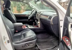 🚙 2011 Lexus GX 460 Family SUV | Available in Ikeja - Low Mileage & Spacious - Image 3