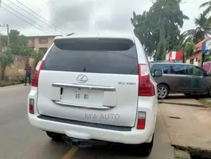 🚙 2011 Lexus GX 460 Family SUV | Available in Ikeja - Low Mileage & Spacious - Image 4