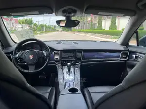 🚗 2011 Porsche Panamera Luxury Sedan | Available in Abuja - Well-Maintained & Spacious - Image 3
