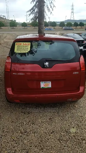 🚙 2011 Peugeot 5008 Family SUV | Available in Gwarinpa - Spacious & Reliable - Image 4