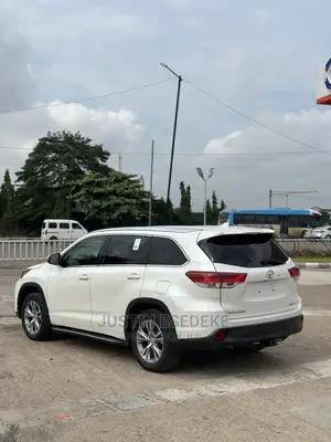 🚙 2015 Toyota Highlander Family SUV | Available in Lagos - Low Mileage & Well-Maintained - Image 4