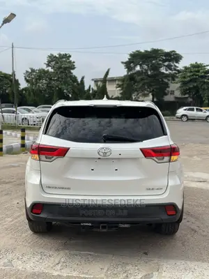 🚙 2015 Toyota Highlander Family SUV | Available in Lagos - Low Mileage & Well-Maintained - Image 6