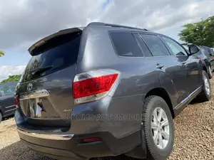 🚙 2013 Toyota Highlander Spacious SUV | Available in Abuja - Low Mileage & Reliable - Image 4