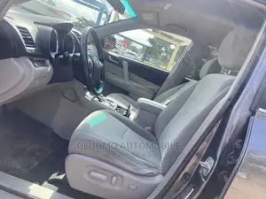 🚙 2013 Toyota Highlander Spacious SUV | Available in Abuja - Low Mileage & Reliable - Image 5