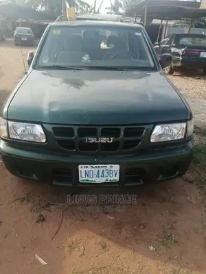 🚙 2000 Isuzu Rodeo Green SUV | Available in Benin City - Low Mileage & Reliable