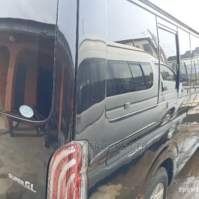 🚐 2013 Toyota HiAce Versatile Van | Available in Lagos - Low Mileage, Spacious Interior