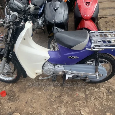 2022 Honda CB Sporty Motorcycle | Available in Lagos - Low Mileage & Well-Maintained