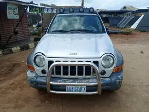 🚙 2005 Jeep Liberty Well-Maintained SUV | Available in Lagos - Low Mileage & Towing Capacity