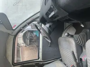 🚚 Daihatsu Compact Truck for Sale in Lagos - Fuel Efficient & Reliable - Image 3
