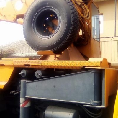 🚧 2010 Crane for Sale in Amuwo-Odofin | 25-Ton Capacity & Well-Maintained