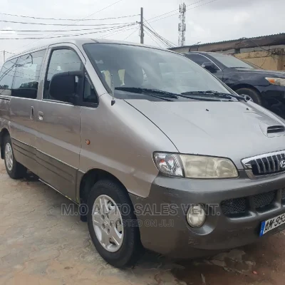 🚐 2004 Hyundai H1 Family Van | Available in Abule Egba - Low Mileage & Spacious