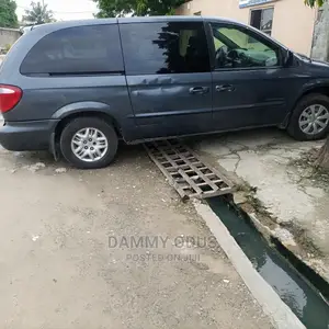 🚐 2001 Dodge Caravan Family Minivan | Available in Ajah - Well-Maintained & Spacious - Image 4
