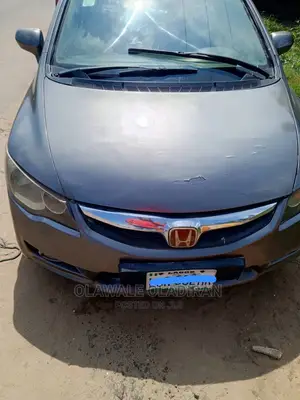 🚗 2009 Honda Civic Compact Car | Available in Lagos - Smooth Ride with Low Mileage - Image 4