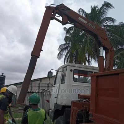 🚚 DAF Steyr Heavy-Duty Self-Loader Truck | Available in Agege - Low Mileage & Powerful