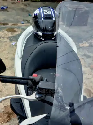 2011 Honda Forza Scooter | Low Mileage in Lagos - Economical & Reliable - Image 4