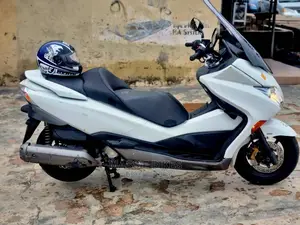 2011 Honda Forza Scooter | Low Mileage in Lagos - Economical & Reliable - Image 3