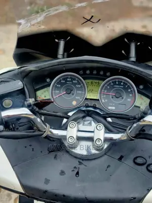 2011 Honda Forza Scooter | Low Mileage in Lagos - Economical & Reliable - Image 5