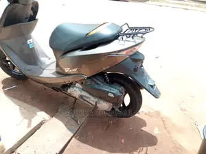 🚲 2012 Honda Dio Scooter for Sale in Nnewi - Smooth Ride, Low Mileage - Image 6
