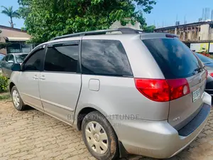 🚐 2005 Toyota Sienna CE | Family-Friendly Minivan in Ondo - Well-Maintained & Spacious - Image 5