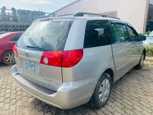 🚐 2005 Toyota Sienna CE | Family-Friendly Minivan in Ondo - Well-Maintained & Spacious - Image 4