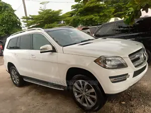 🚙 2015 Mercedes-Benz GL-Class SUV | Available in Lagos - Low Mileage & Well-Maintained - Image 3